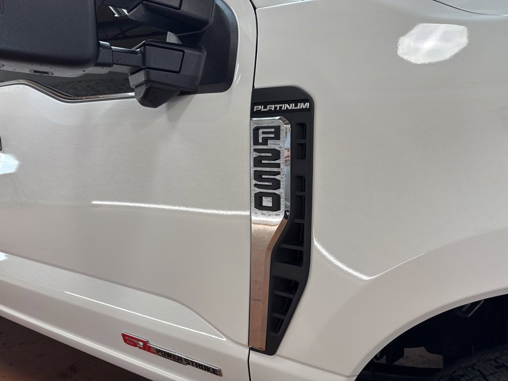 Used 2026 Ford F250 Platinum w/ Platinum Plus Package image 9