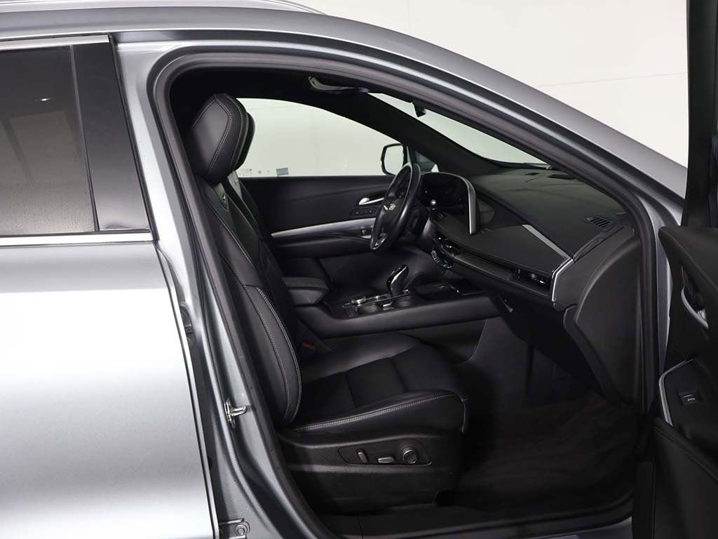 Used 2024 Cadillac XT4 Premium Luxury image 29