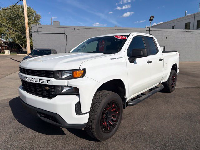 Used 2019 Chevrolet Silverado 1500 Custom w/ Custom Convenience Package AWD/4WD image 3
