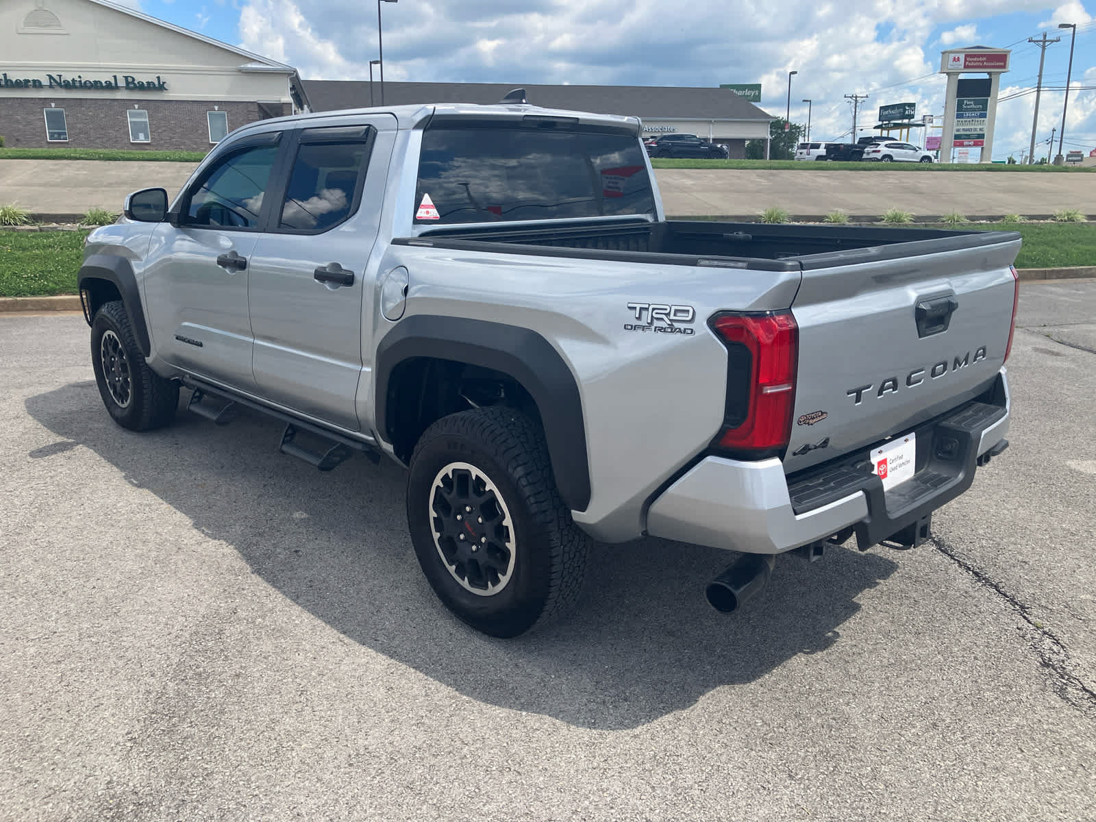 Certified 2024 Toyota Tacoma TRD Off-Road AWD/4WD image 6