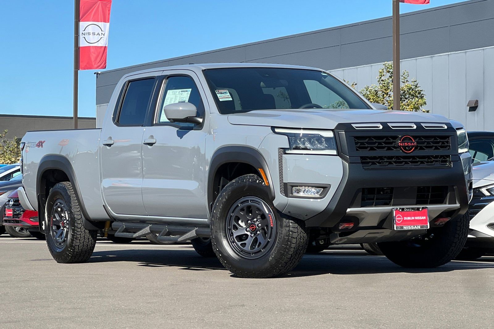 New 2026 Nissan Frontier PRO-4X w/ Pro-4x Convenience Package image 2