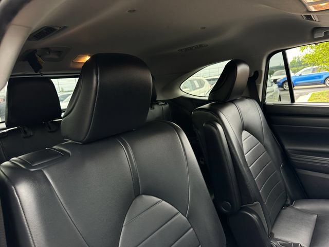 Used 2021 Toyota Highlander XLE FWD image 30