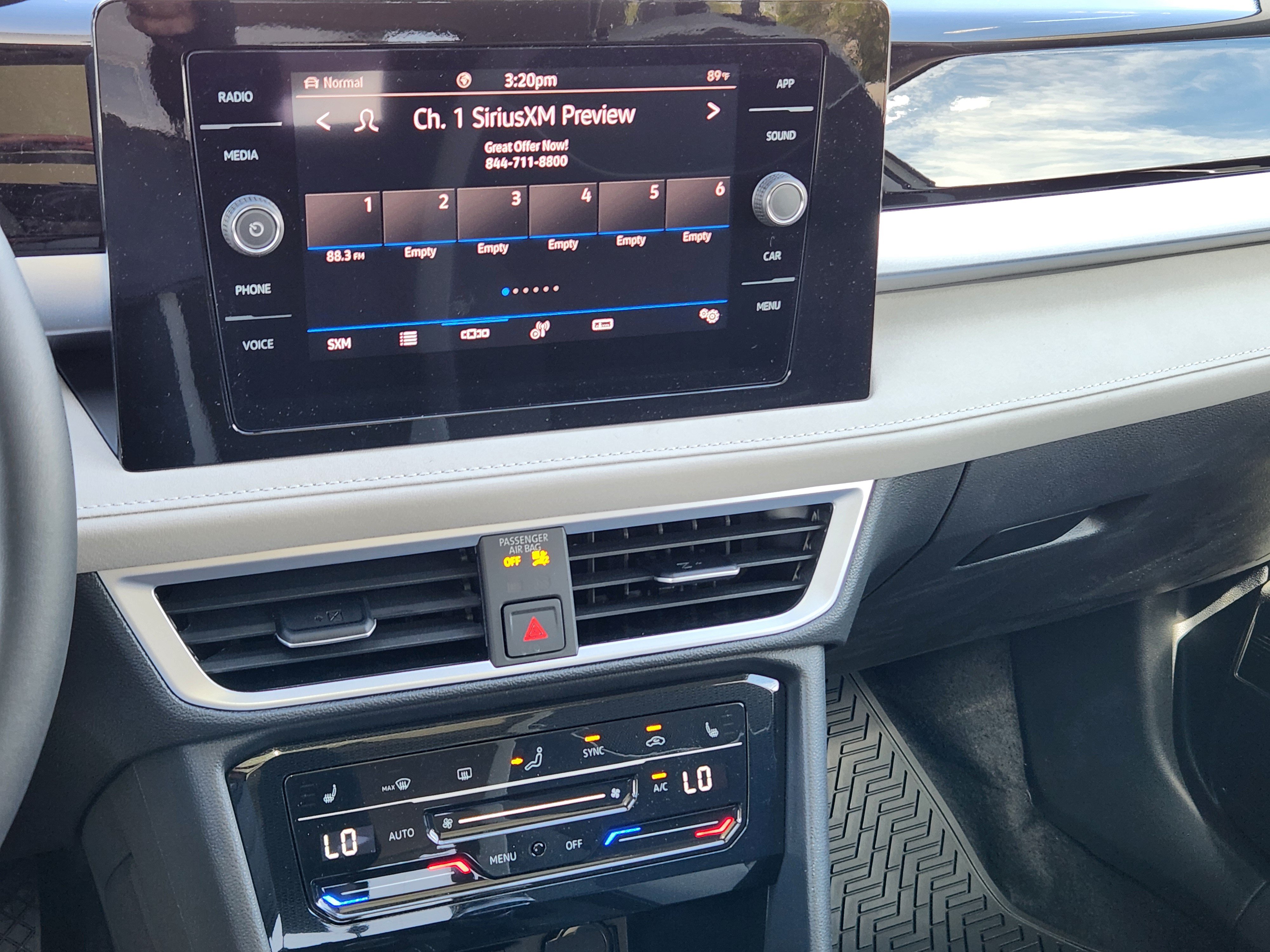 New 2026 Volkswagen Taos SE AWD/4WD image 12