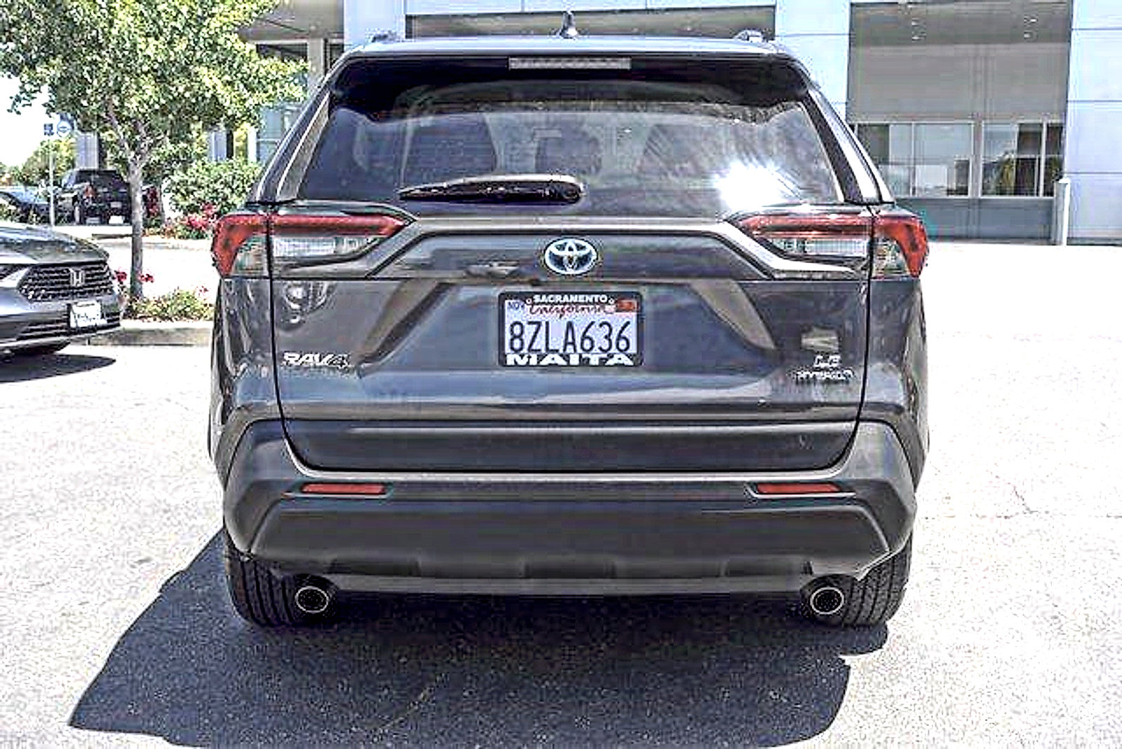 Used 2021 Toyota RAV4 LE AWD/4WD image 6