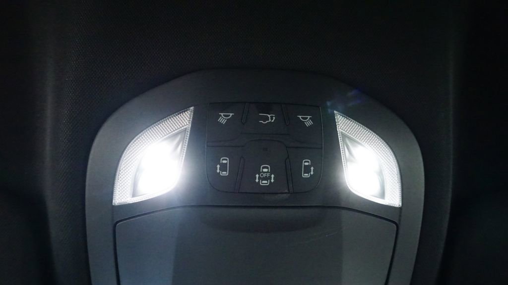 Certified 2020 Chrysler Pacifica Touring-L w/ Advanced Safetytec Group image 37