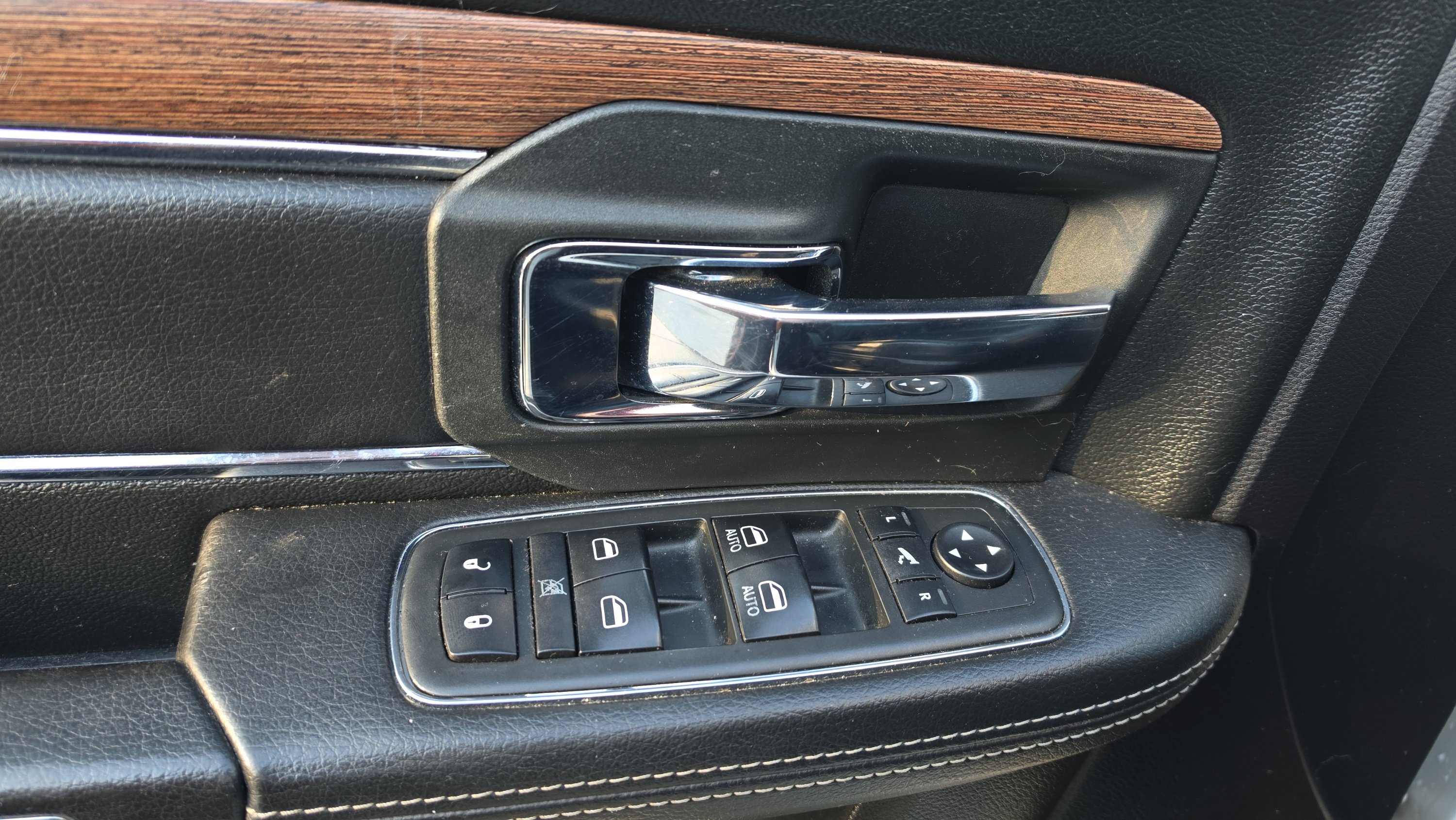 Used 2018 RAM 2500 Laramie w/ Convenience Group AWD/4WD image 12