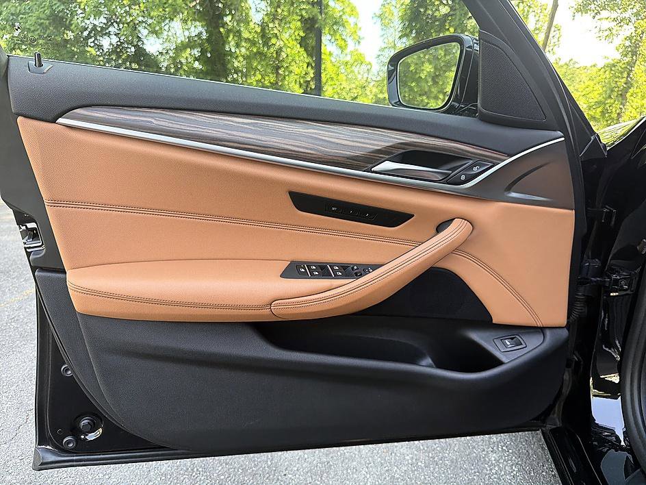 Used 2021 BMW 540i w/ Convenience Package RWD image 9