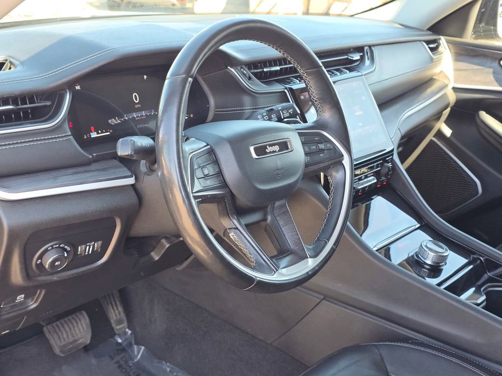 Used 2022 Jeep Grand Cherokee L Limited image 12