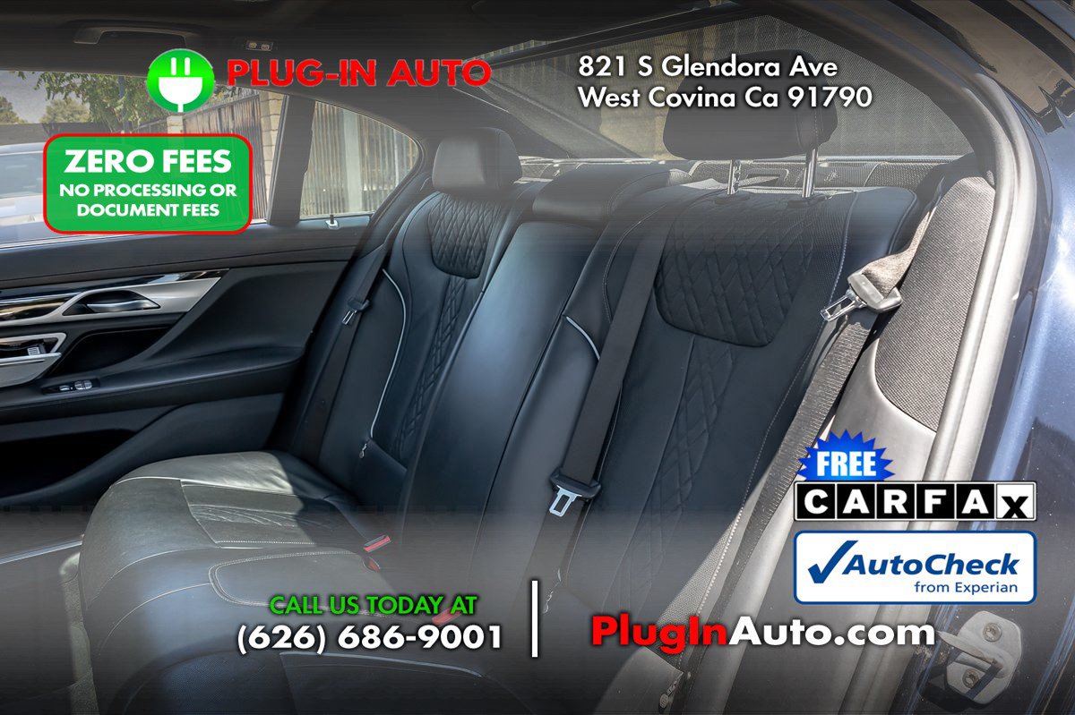 Used 2019 BMW 750i w/ Executive Package RWD image 12