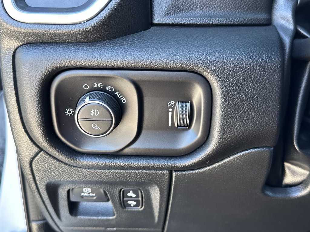 Used 2022 RAM 1500 Big Horn AWD/4WD image 31