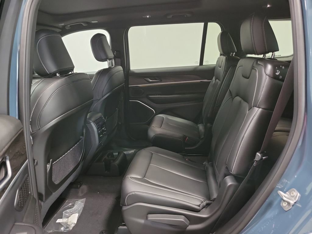 New 2026 Jeep Grand Cherokee L Limited image 9