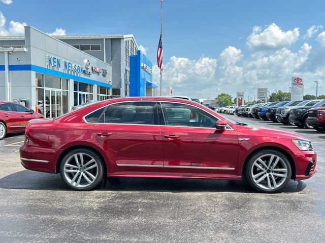 Used 2017 Volkswagen Passat 1.8T R-Line FWD image 11
