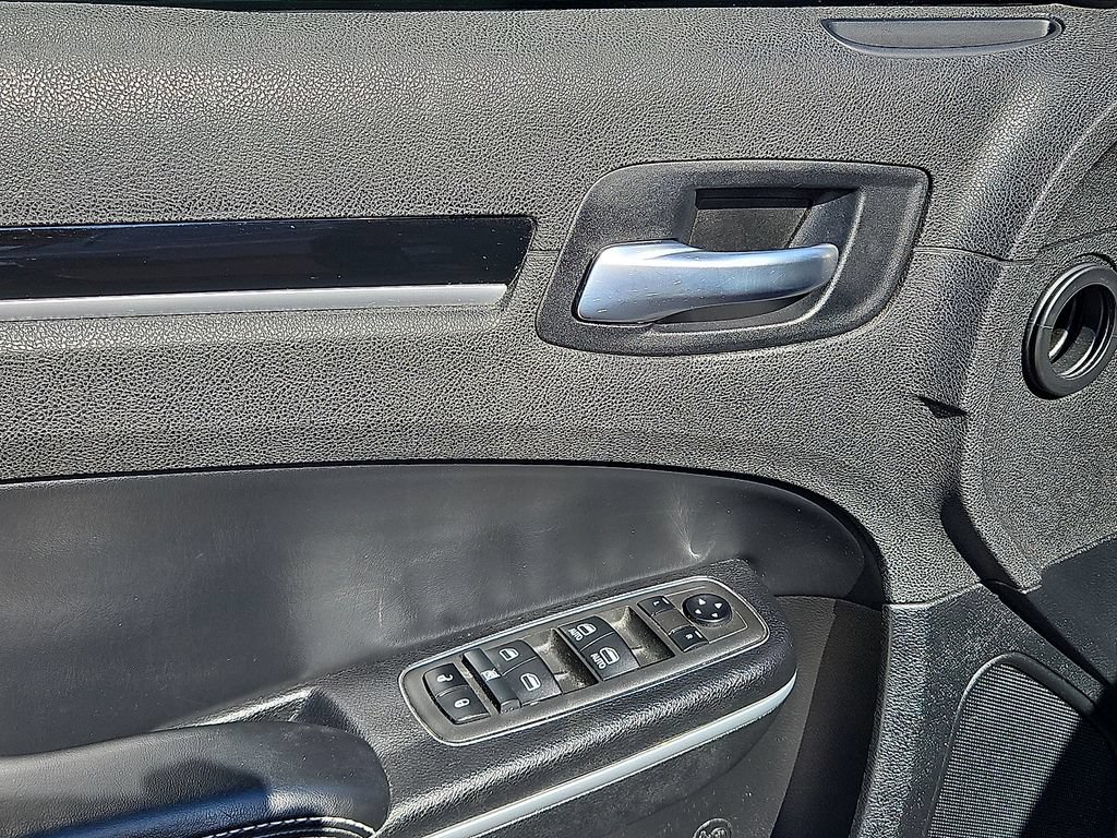 Used 2022 Chrysler 300 S RWD image 13