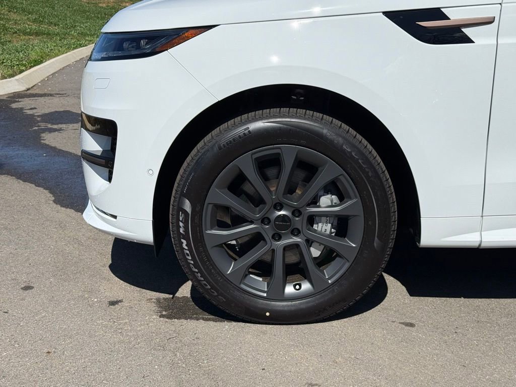 New 2026 Land Rover Range Rover Sport Dynamic SE image 8