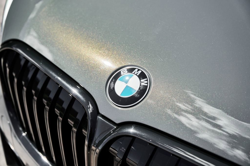 Used 2022 BMW M760i xDrive w/ Luxury Rear Seating Package image 7