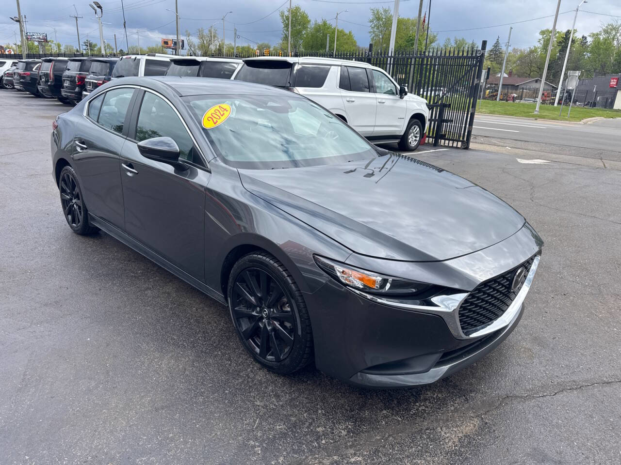 Used 2024 MAZDA MAZDA3 s FWD image 3