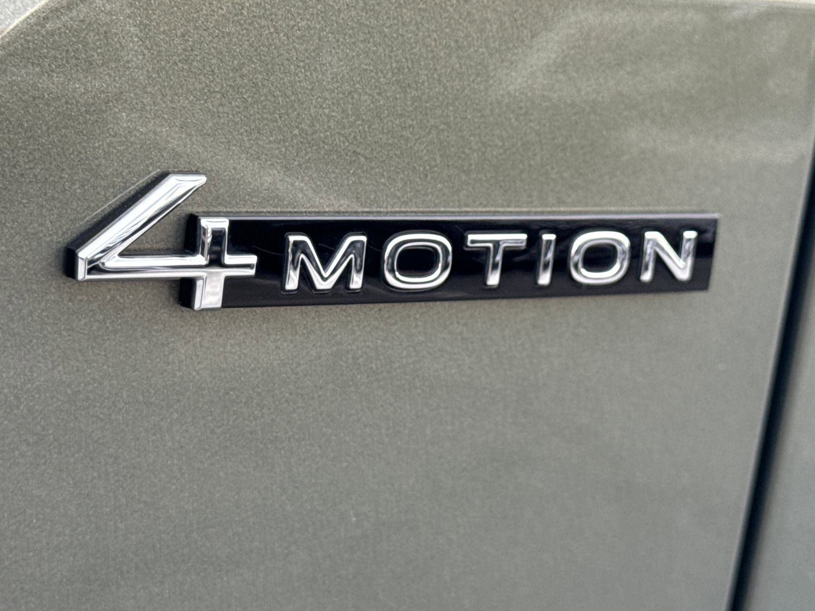 Certified 2025 Volkswagen Atlas Peak Edition SE image 34