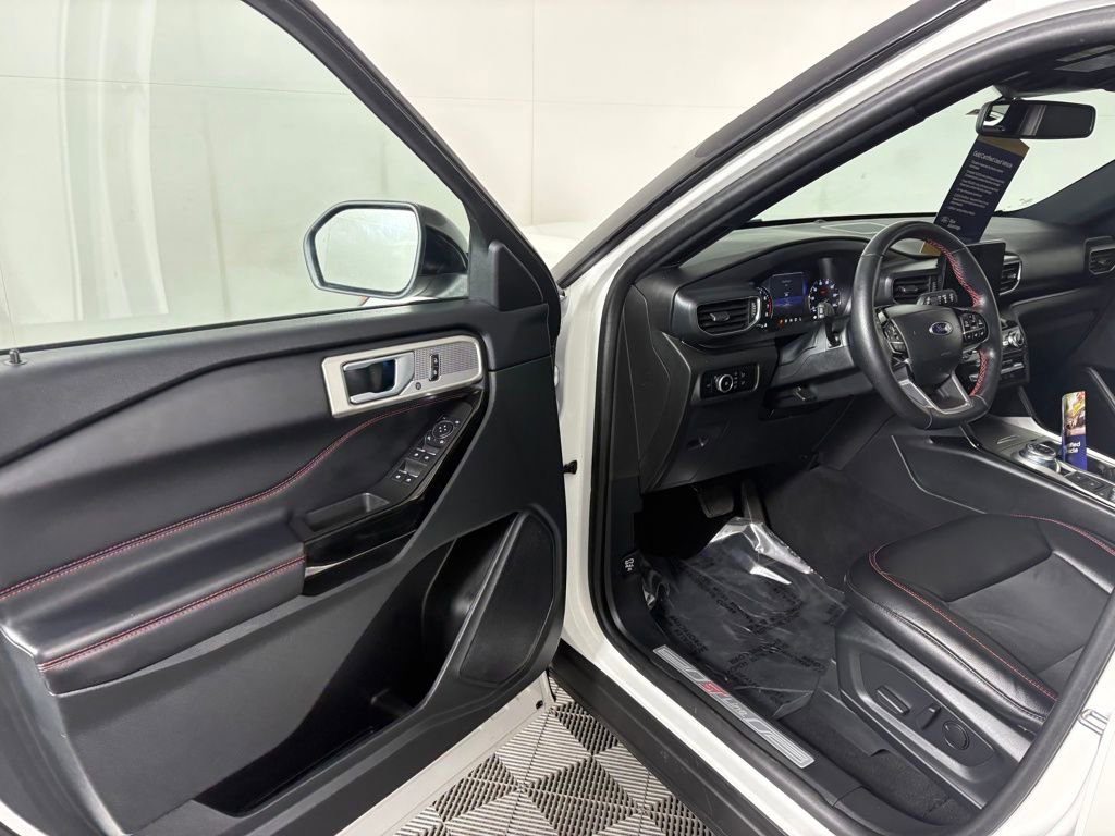 Certified 2023 Ford Explorer ST-Line w/ Class IV Trailer Tow Package image 12