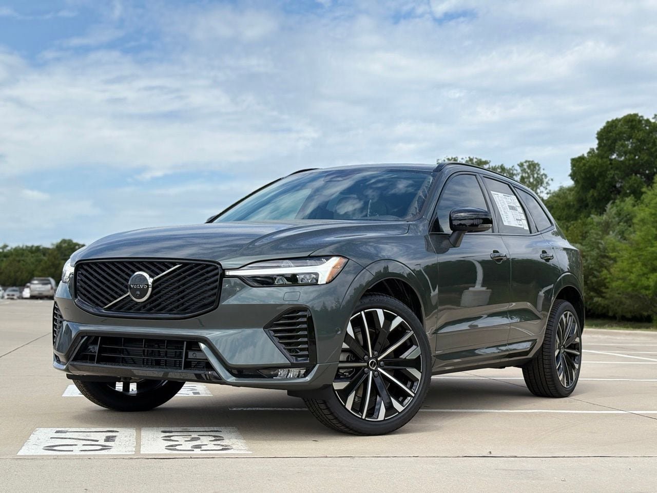 New 2026 Volvo XC60 B5 Ultra AWD/4WD image 2