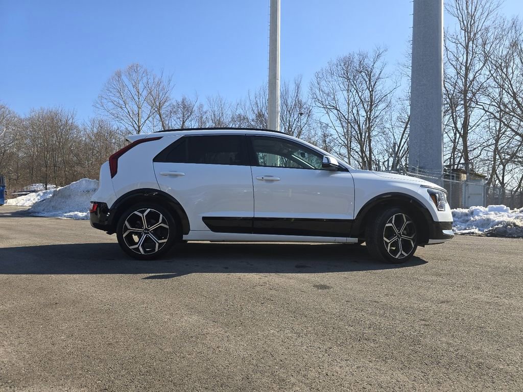Used 2023 Kia Niro EX Touring image 18
