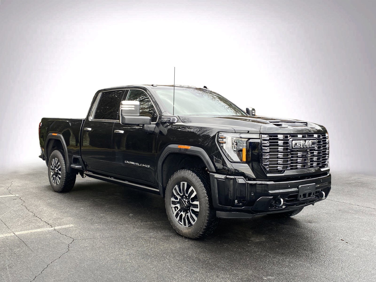 Used 2025 GMC Sierra 2500 Denali Ultimate w/ Snow Plow Prep/Camper Package image 2