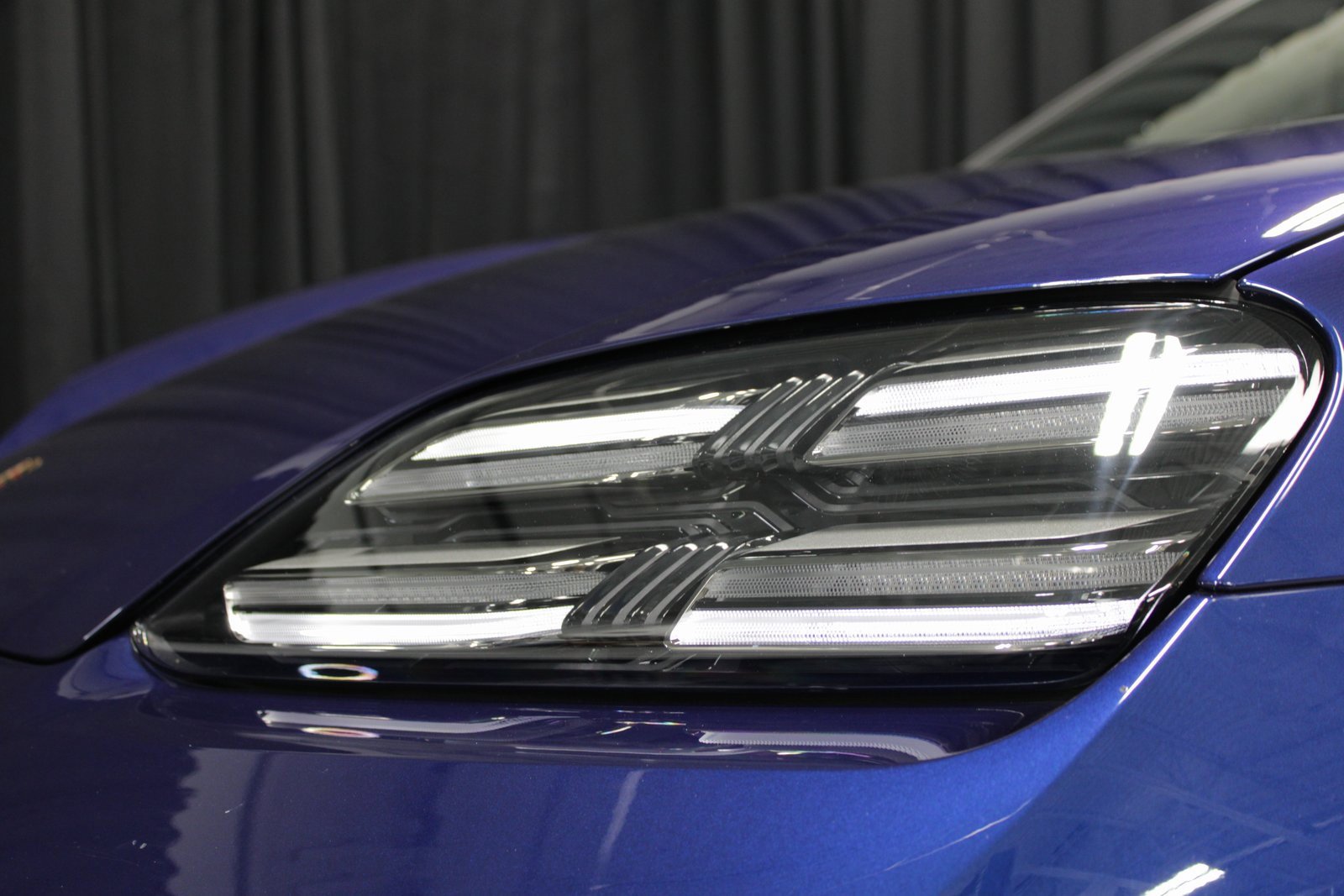 Certified 2024 Porsche Macan 4 Electric image 15