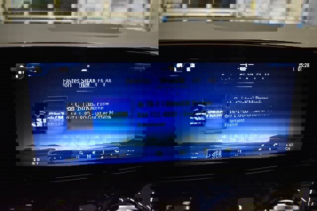 Used 2025 Mercedes-Benz GLA 250 4MATIC w/ Driver Assistance Package image 8