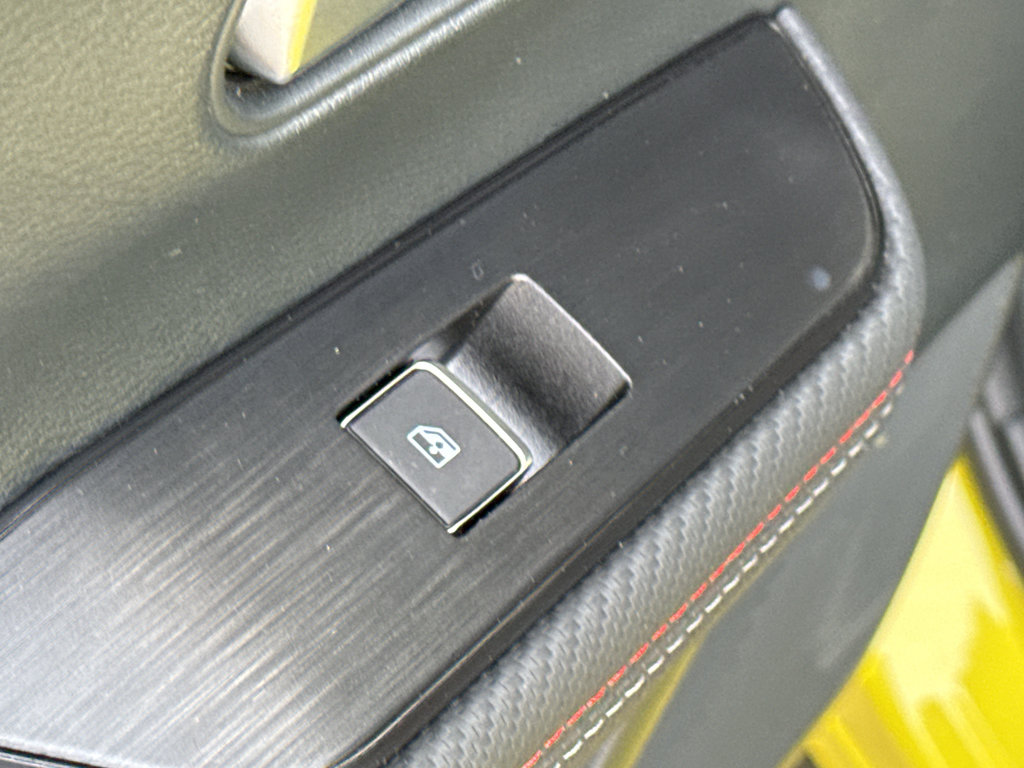 Used 2025 Nissan Kicks SR image 30