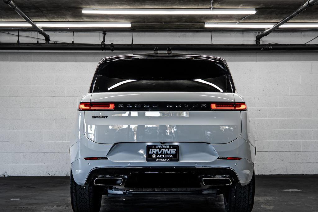 Used 2024 Land Rover Range Rover Sport Dynamic SE AWD/4WD image 4