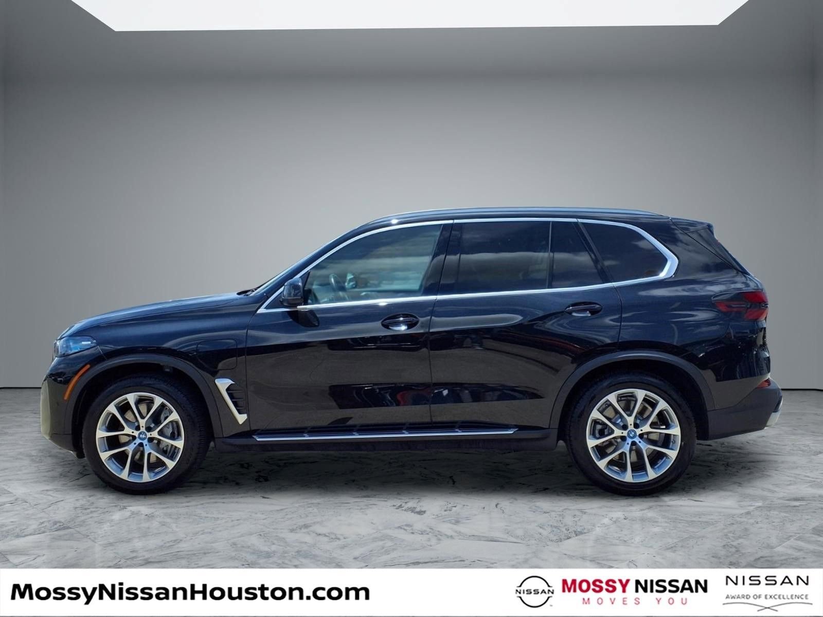 Used 2025 BMW X5 xDrive50e AWD/4WD image 5