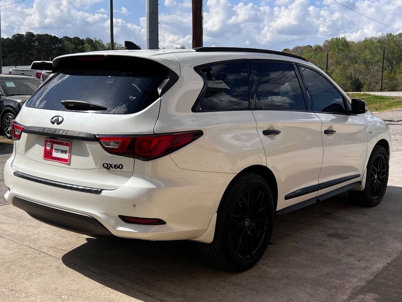 Used 2017 INFINITI QX60 Luxe w/ Premium Plus Package AWD/4WD image 6