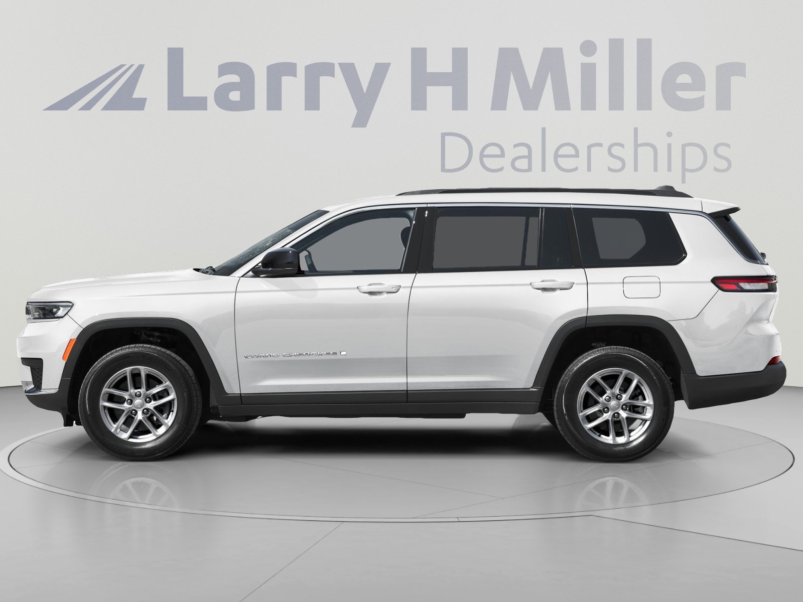 New 2026 Jeep Grand Cherokee L Limited w/ Limited Altitude Package AWD/4WD image 3
