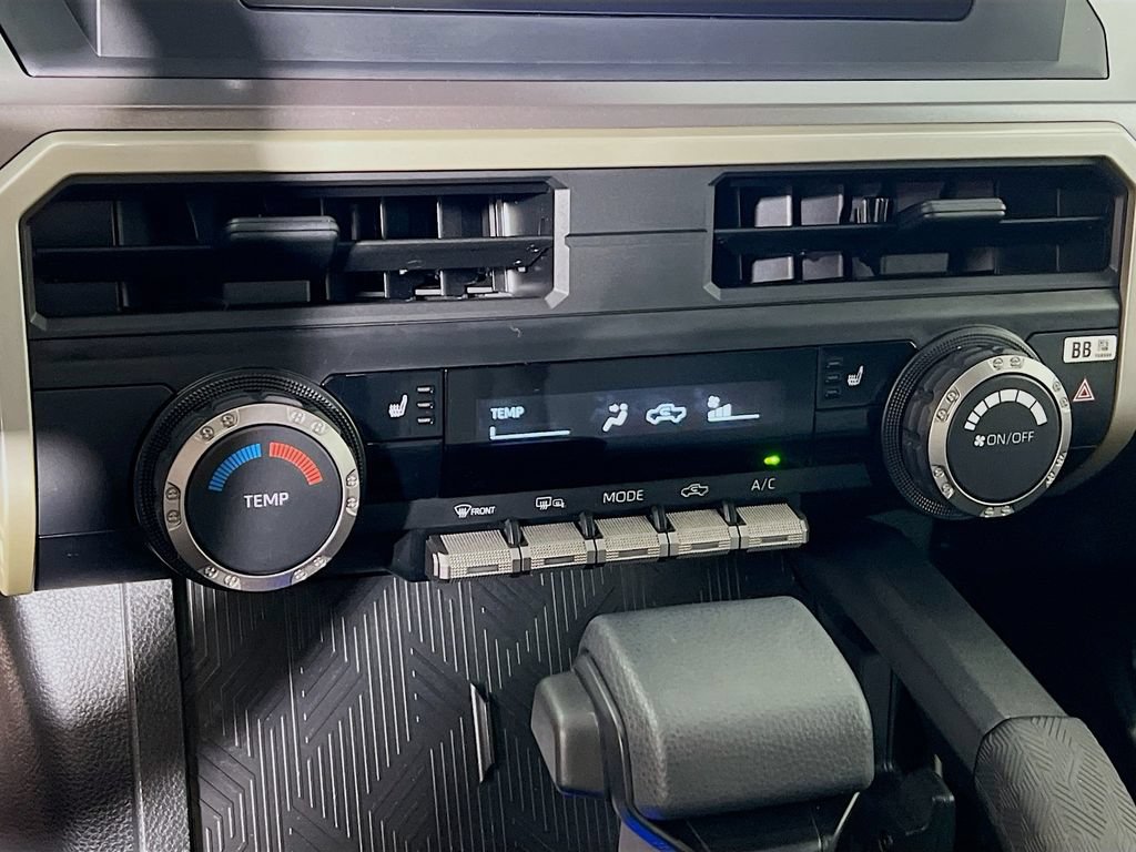 Certified 2025 Toyota Tacoma SR5 AWD/4WD image 14