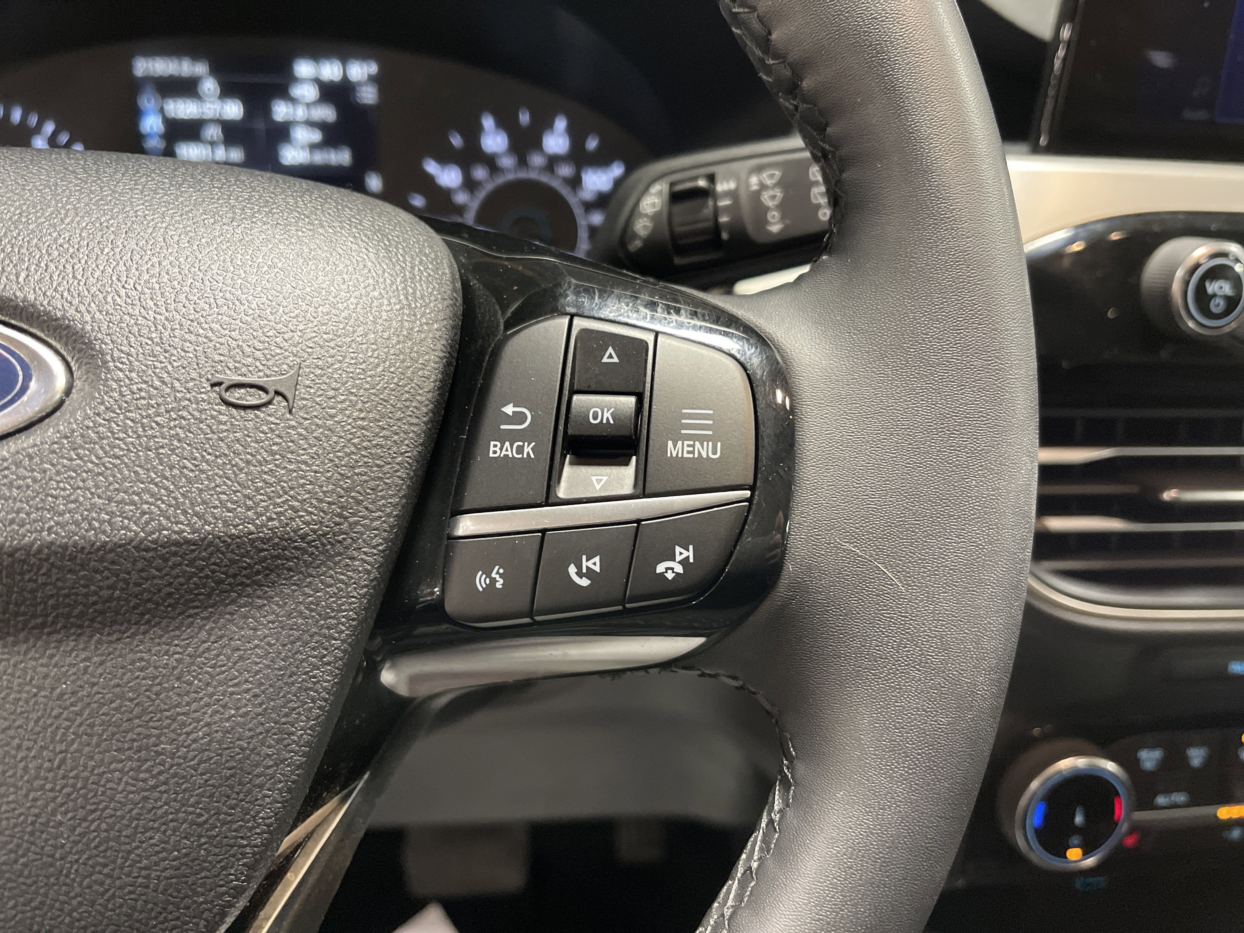 Used 2022 Ford Escape SEL image 19