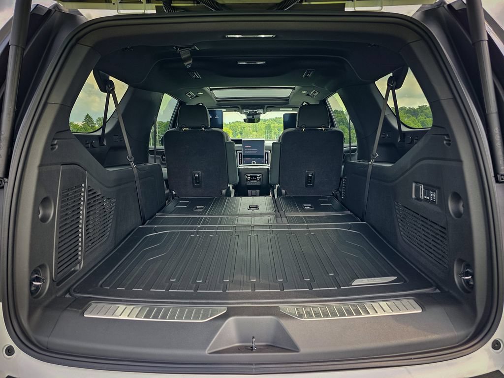 New 2026 GMC Yukon XL AT4 w/ AT4 Premium Plus Package AWD/4WD image 42