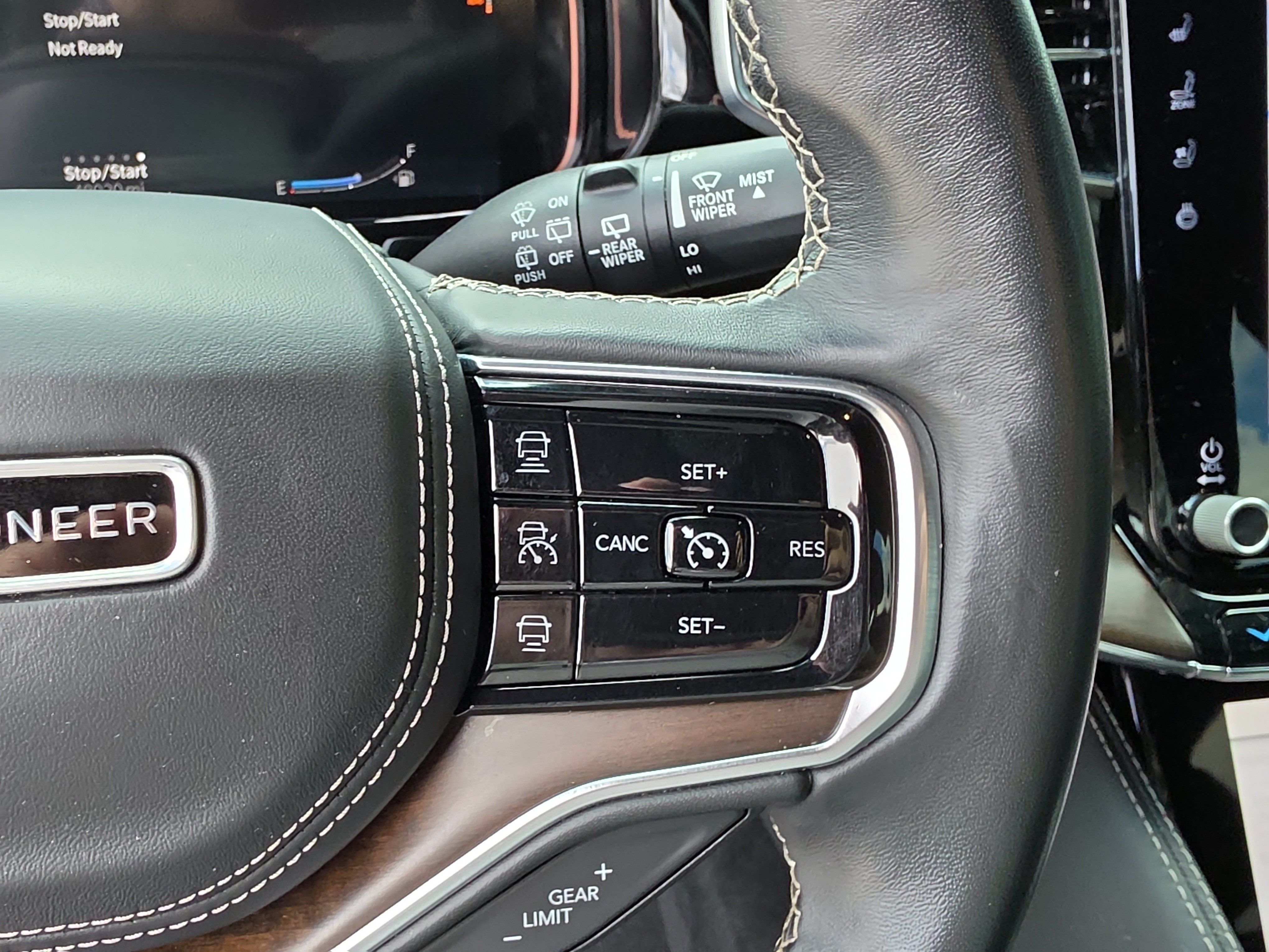 Used 2023 Jeep Grand Wagoneer Series II AWD/4WD image 34