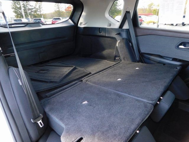 Used 2023 Nissan Rogue SV image 25