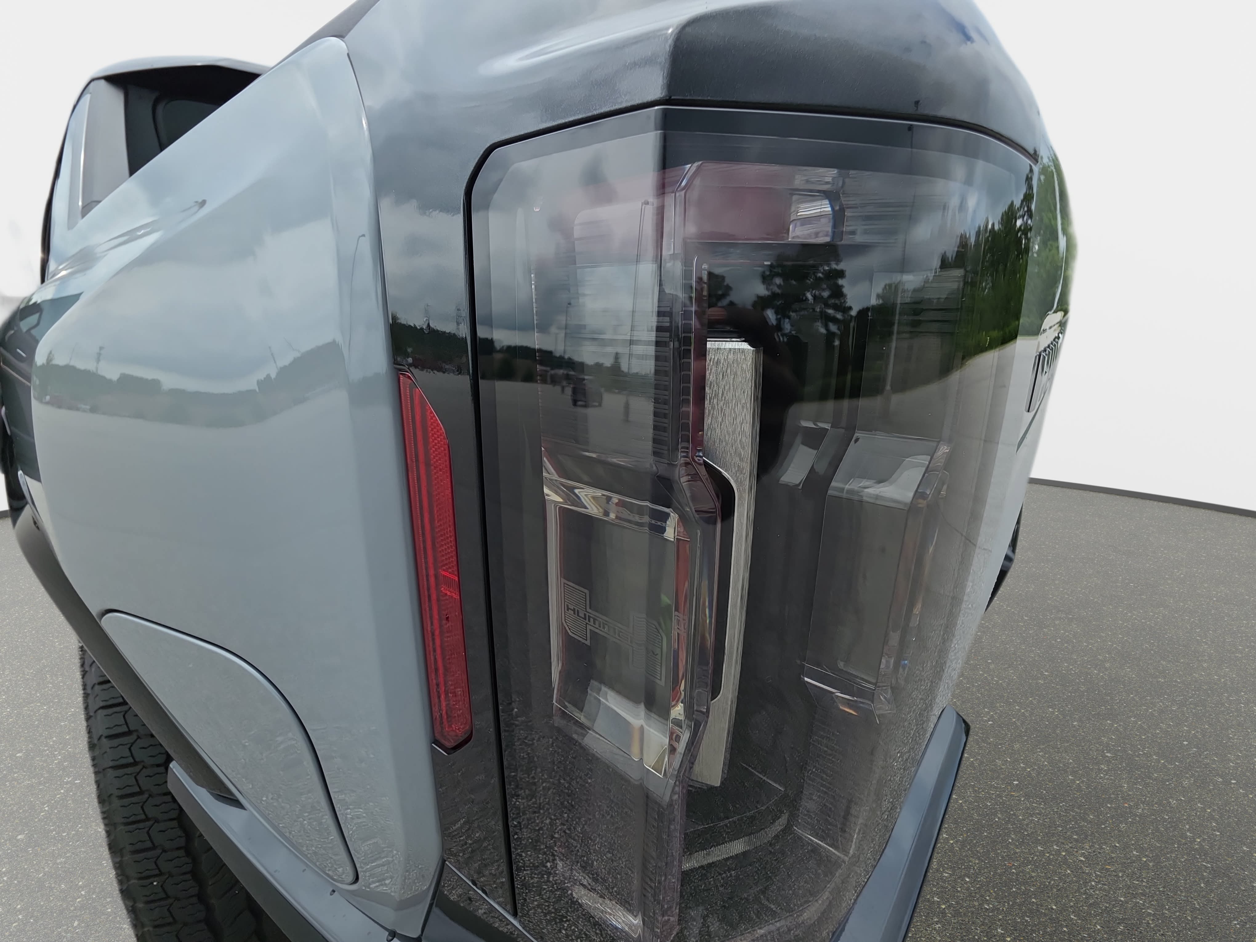 Used 2025 GMC Hummer EV 3X AWD/4WD image 36
