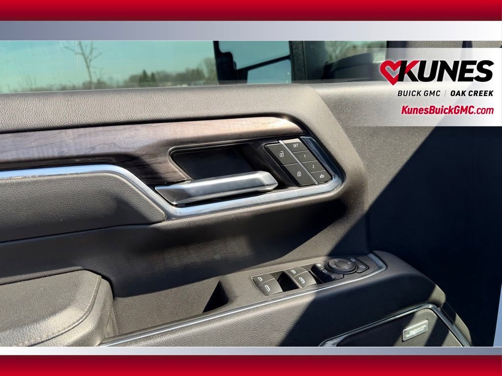Used 2024 Chevrolet Silverado 2500 LTZ w/ LTZ Plus Package image 9