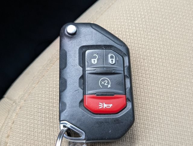 Used 2018 Jeep Wrangler Unlimited Sport S AWD/4WD image 30