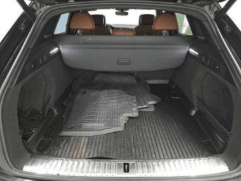 Used 2022 Audi e-tron Premium w/ Convenience Plus Package AWD/4WD image 9