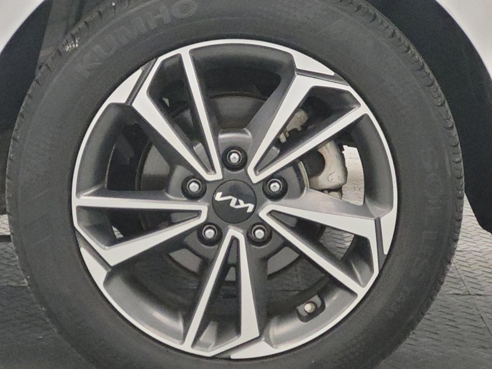 Used 2023 Kia Forte LXS image 31