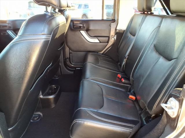 Used 2018 Jeep Wrangler Unlimited Sahara w/ Connectivity Group image 9