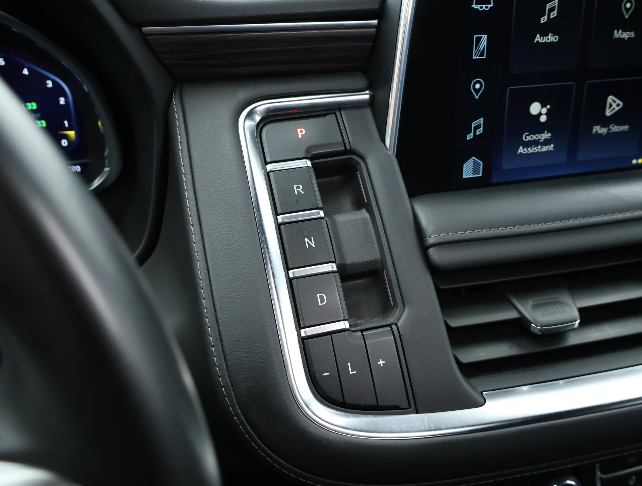 Used 2024 Chevrolet Suburban LT image 19