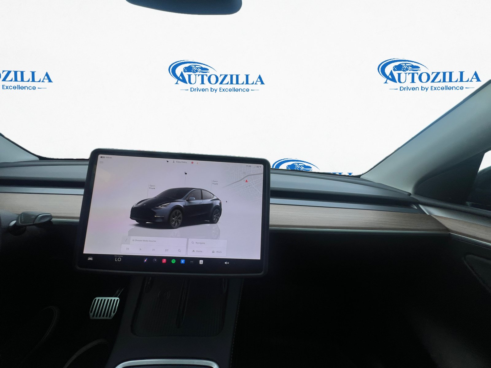 Used 2025 Tesla Model Y Long Range RWD image 11