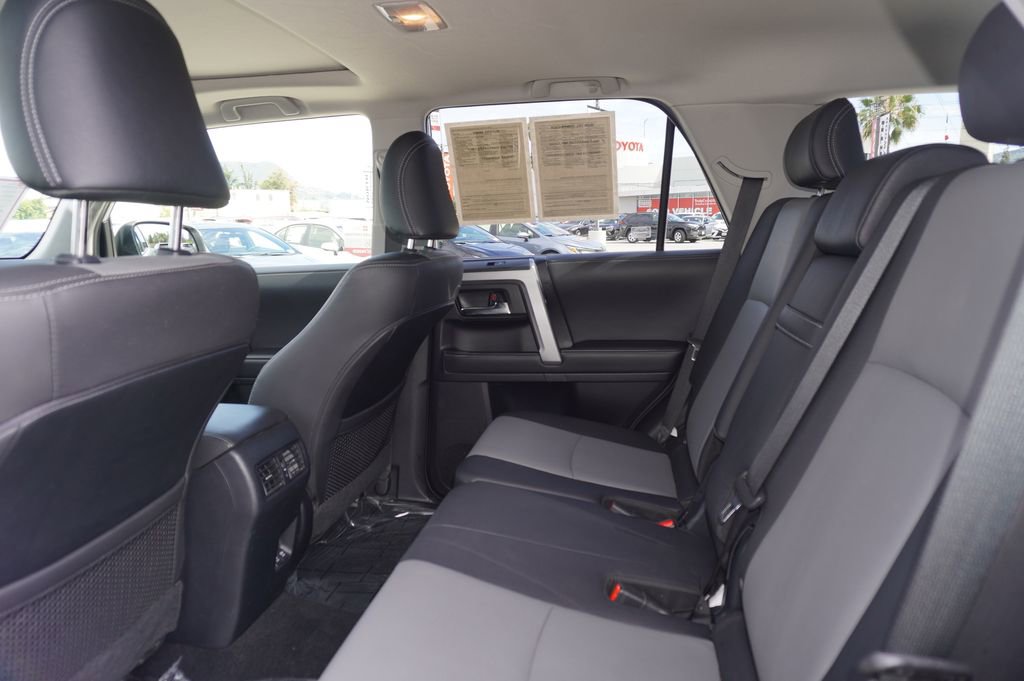 Certified 2022 Toyota 4Runner SR5 Premium w/ Moonroof Package AWD/4WD image 8