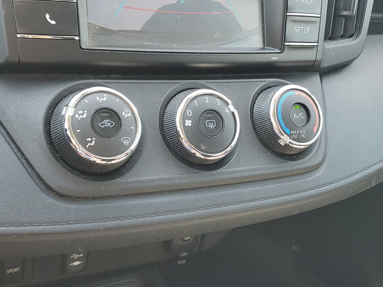 Certified 2018 Toyota RAV4 LE w/ All Weather Liner Package FWD image 28