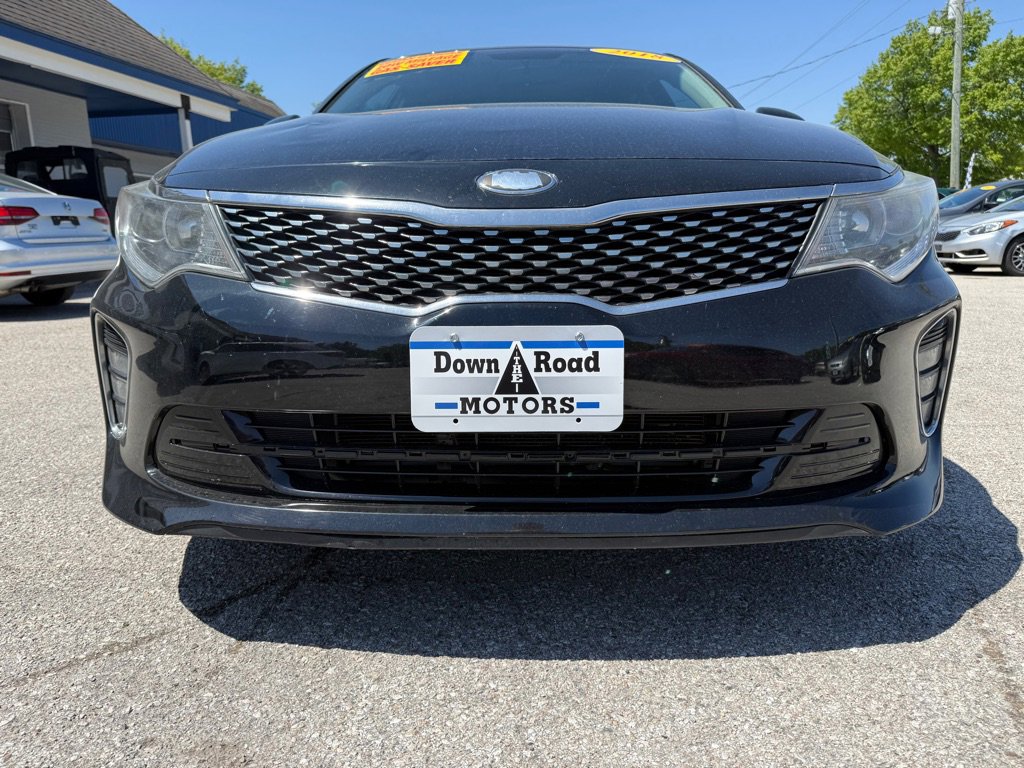 Used 2018 Kia Optima S w/ 18" Alloy Wheels Package FWD image 9