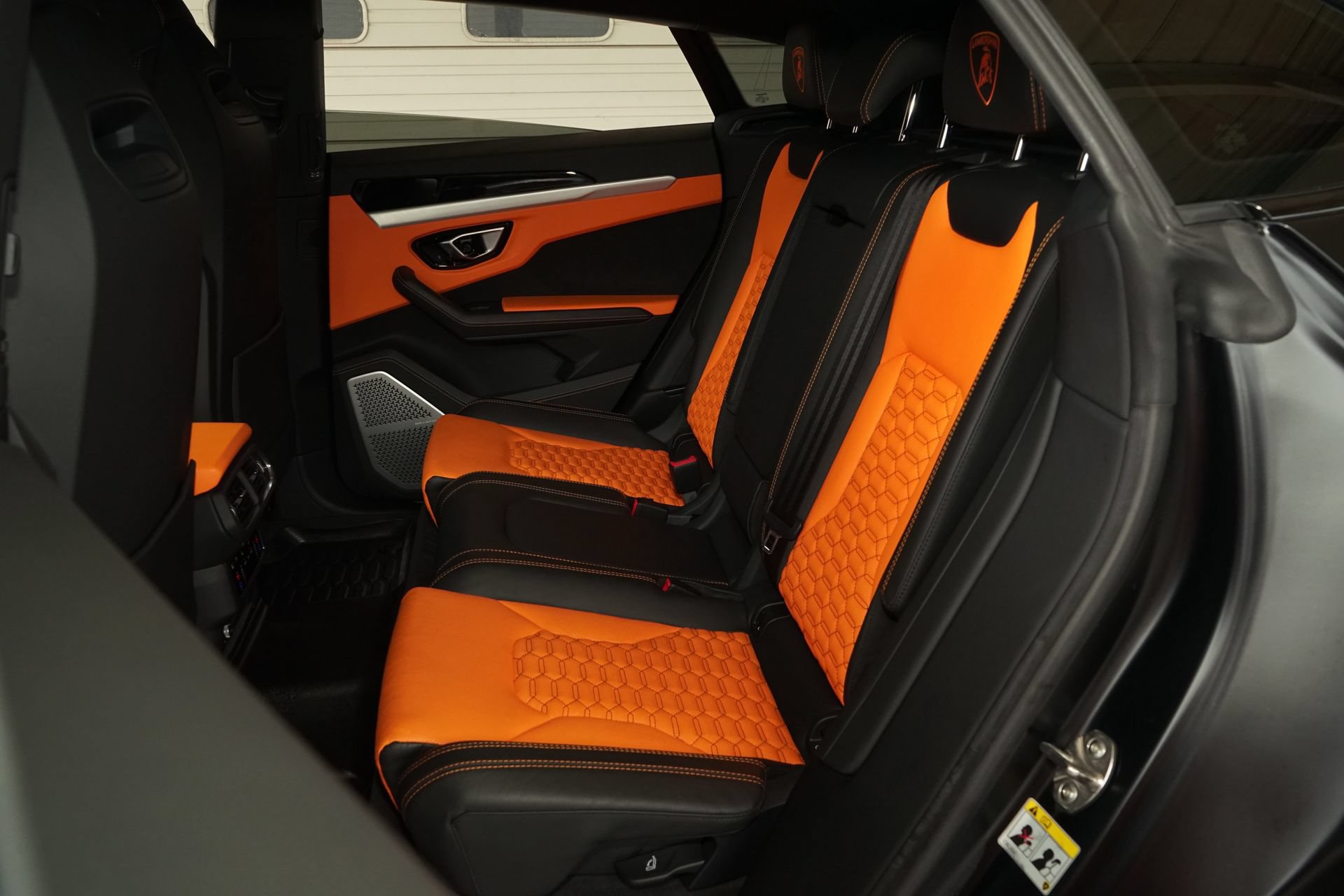 Used 2022 Lamborghini Urus AWD/4WD image 22