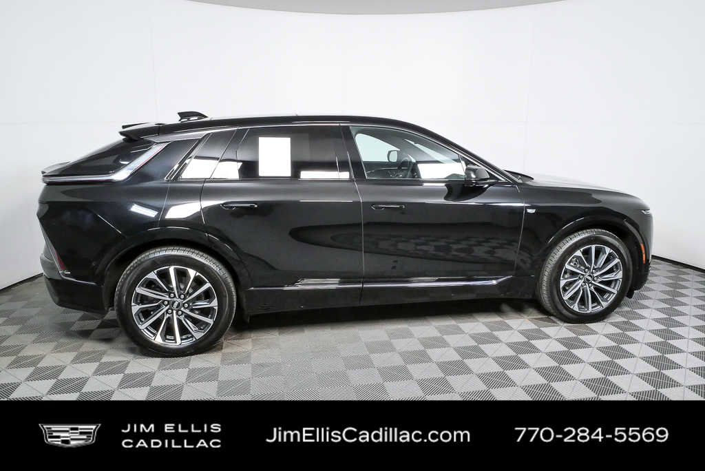 Used 2024 Cadillac Lyriq Sport image 2